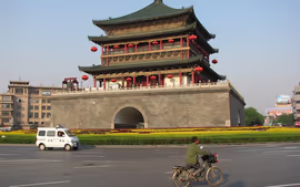 Ruta de la Seda: entre Montañas y Oasis