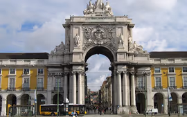 CAPITALES Y SANTUARIOS