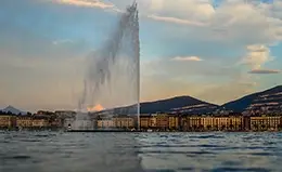 Disfruta de un paseo por Ginebra junto al lago.