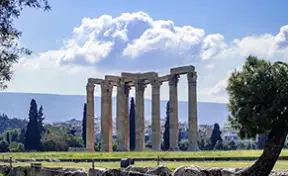Recorrido por el Templo de Zeus y el Arco de Adriano.