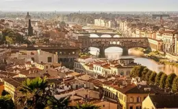 Disfruta de las vistas de Florencia desde el Mirador de Michelangelo.