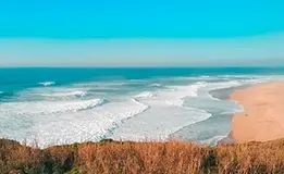 Disfruta de las impresionantes vistas del Atlántico desde Nazaré