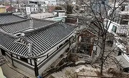 Pasea por el tradicional Bukchon Hanok Village