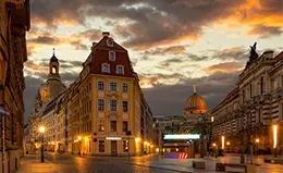 Explora la ciudad histórica de Dresde.