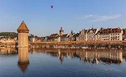 Visita el Puente de Capilla a Lucerna.