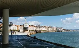 Tour panorámico guiado en Santander, con enfoque en su elegante entorno costero y la hermosa bahía.