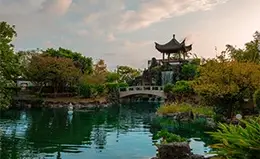 Visita al sereno Jardín Yuyuan
