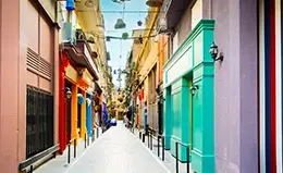 Cena griega en las tabernas de Plaka.	