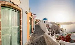 Explora la fascinante historia de Santorini y la leyenda de la Atlántida