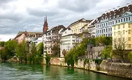 Explora la vibrante Basilea a orillas del río Rhin.