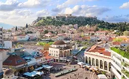 Llegada y traslado al hotel en la vibrante ciudad de Atenas