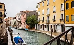 Navega por los canales de Venecia en un paseo panorámico