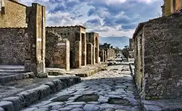 Explora los restos de Pompeya