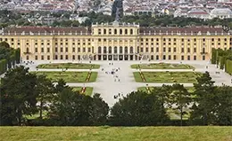 Visita opcional al majestuoso Palacio de Schönbrunn