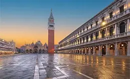 Explora la icónica Plaza de San Marcos en Venecia.