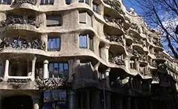 Descubre la arquitectura modernista de Gaudí.