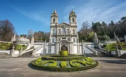 Subir al Santuario del Bom Jesús en el funicular más antiguo del mundo