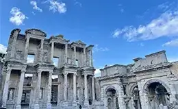 cursión opcional a la antigua ciudad de Éfeso, una de las joyas arqueológicas del Mediterráneo.