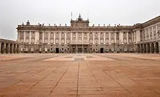 Maravíllate con la realeza del Palacio Real.