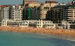 Disfrute de la icónica Playa de la Concha