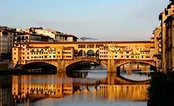 Pasea por el Puente de Vecchio