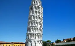 Asombrate con la Torre Inclinada de Pisa