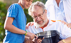 Las aplicaciones móviles más indispensables para cualquier adulto mayor.