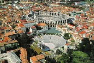 Arles